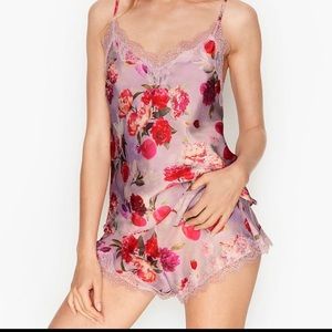 VICTORIA’S SECRET Cami Lingerie Set Floral sz Large